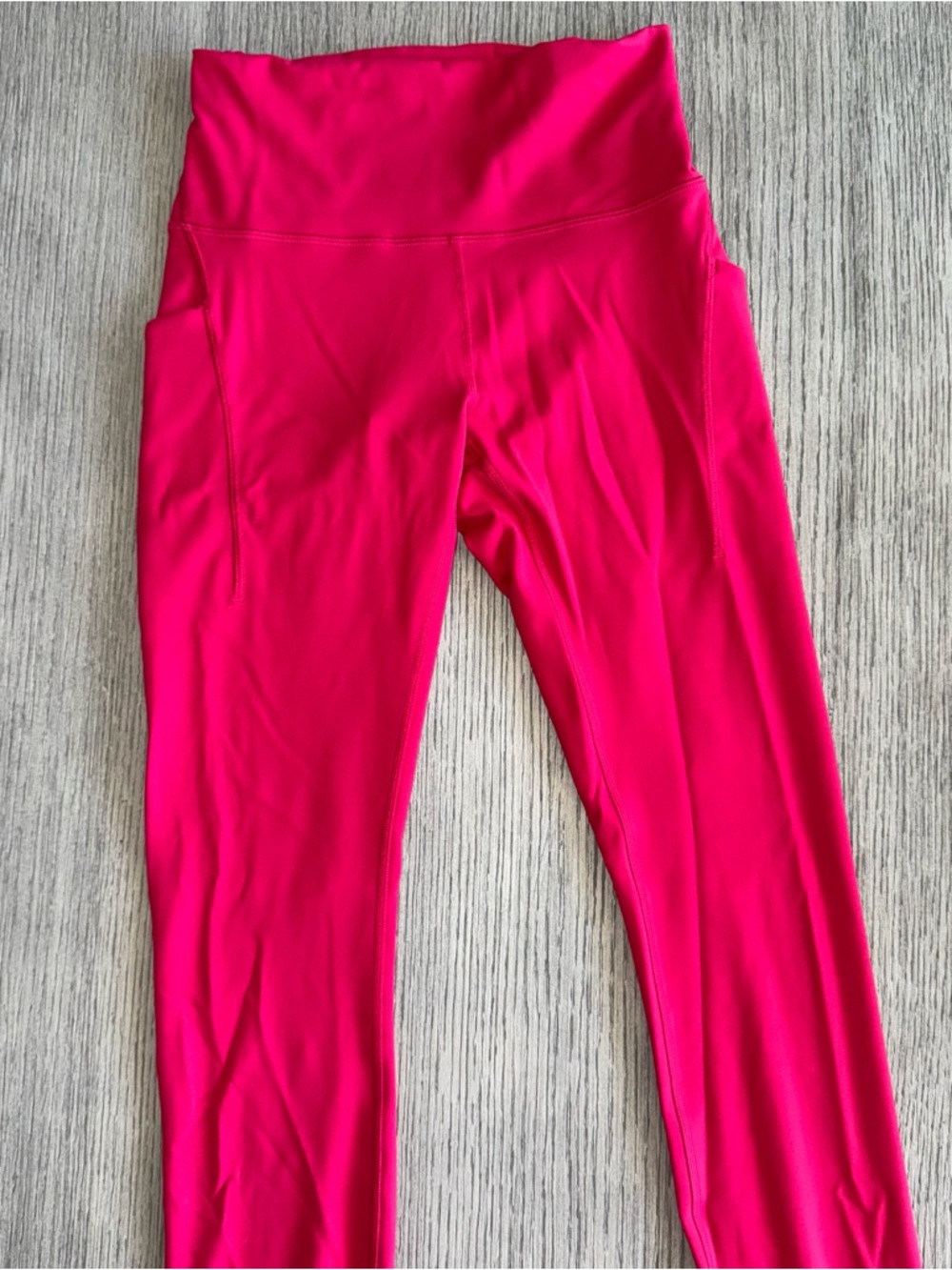 NEVER WORN lululemon hot pink Wunder Train High-Rise Leggings